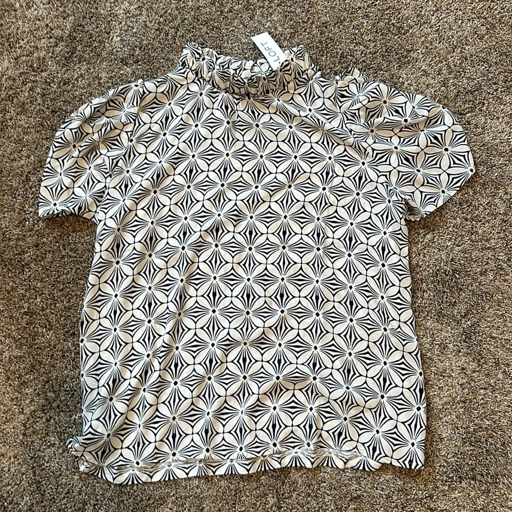 LOFT Black and White Geometric Blouse